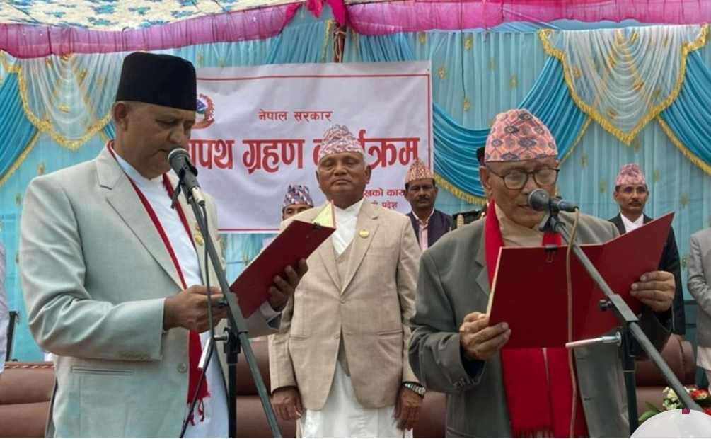लुम्बिनी प्रदेशमा नवनियुक्त मुख्यमन्त्री चेतनारायण आचार्यसहित ८ बिनाविभागीय मन्त्रीहरुले लिए शपथ