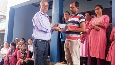 शिक्षिका पौडेलको परिवारलाई शान्ति नमुनाले गर्यो आर्थिक सहयोग
