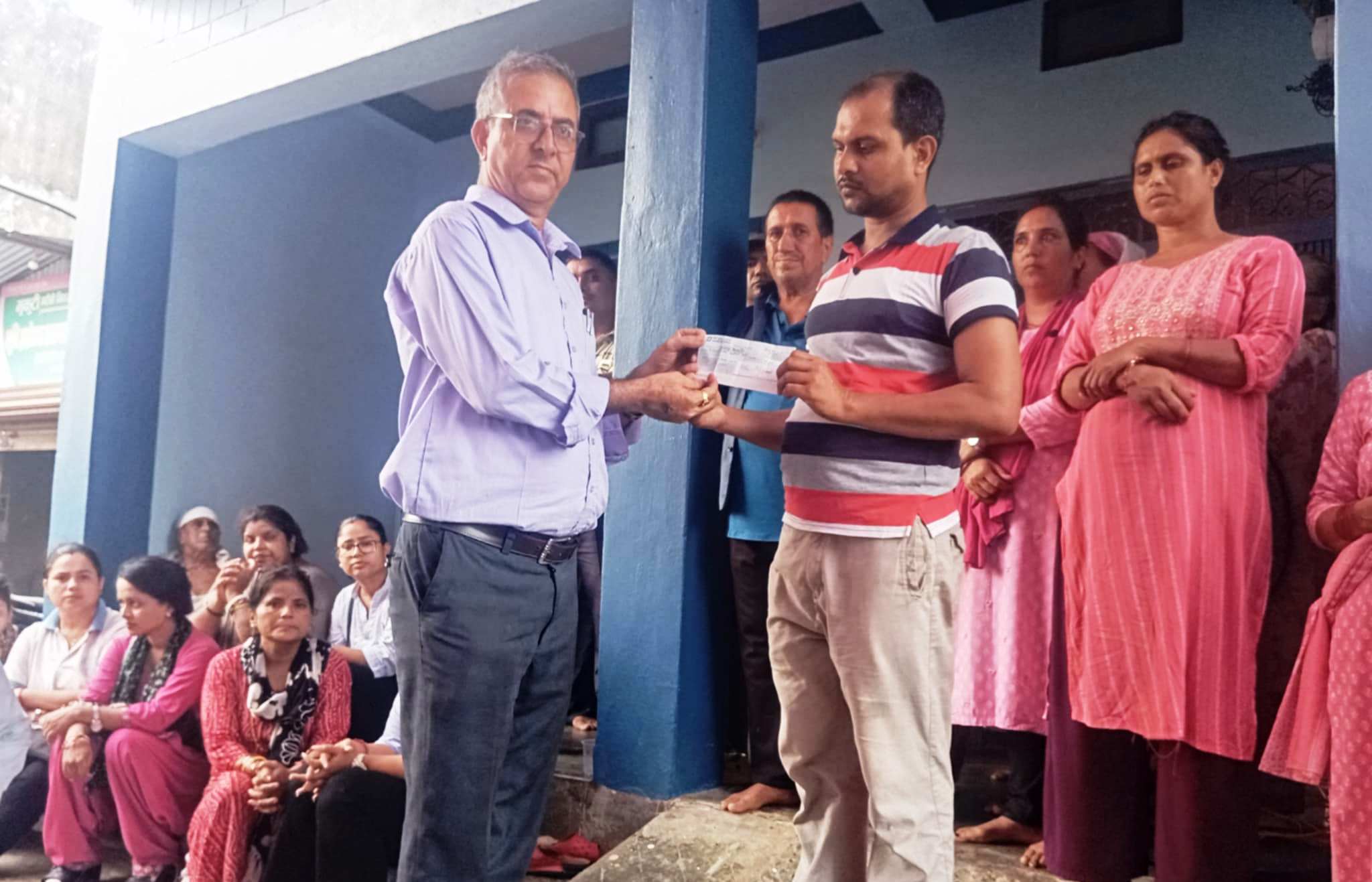 शिक्षिका पौडेलको परिवारलाई शान्ति नमुनाले गर्यो आर्थिक सहयोग