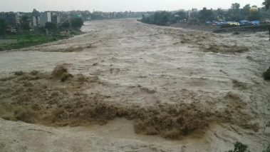 वर्षाले देशभरको जनजिवन प्रभावित,नदि तटीय क्षेत्रका बासिन्दालाई सतर्कता अपनाउन आग्रह