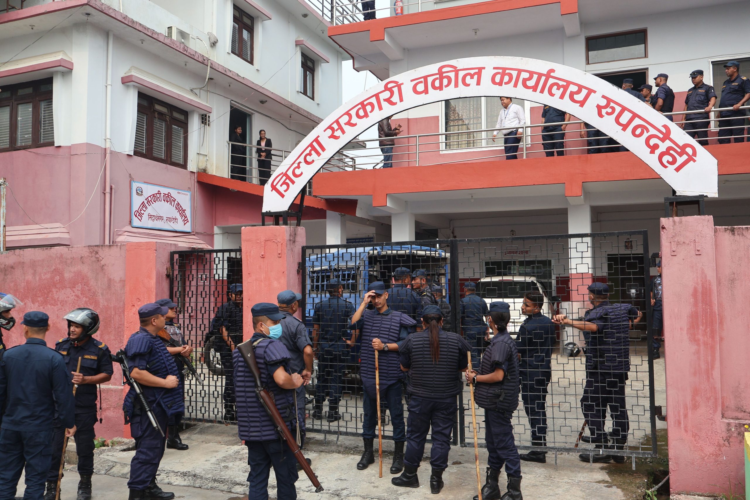 राष्ट्रिय स्वतन्त्र पार्टीका सभापति रवि लामिछानेको सरकारी वकिलको कार्यालय रुपन्देहीमा बयान शुरु