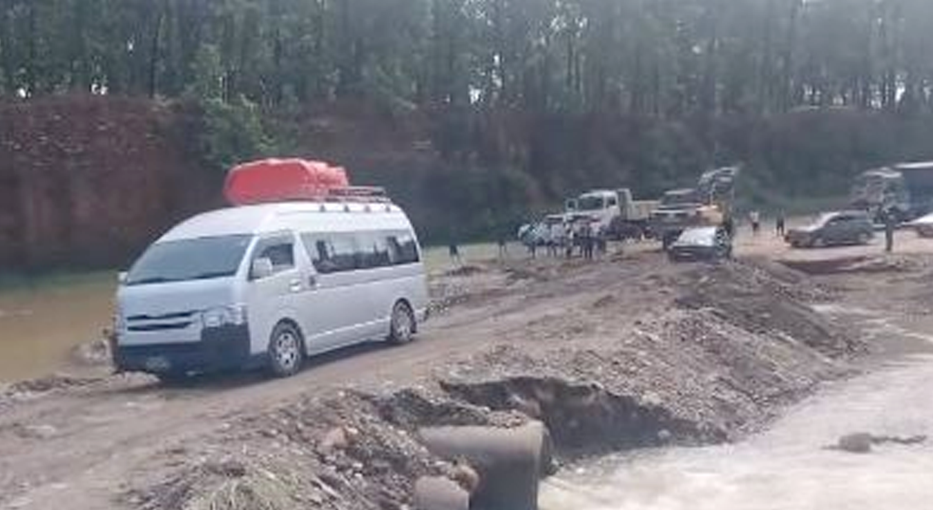 विनयी खोलामा डाइभर्सन मर्मत भएपछि बुटवल–नारायणगढ सडक सुचारु