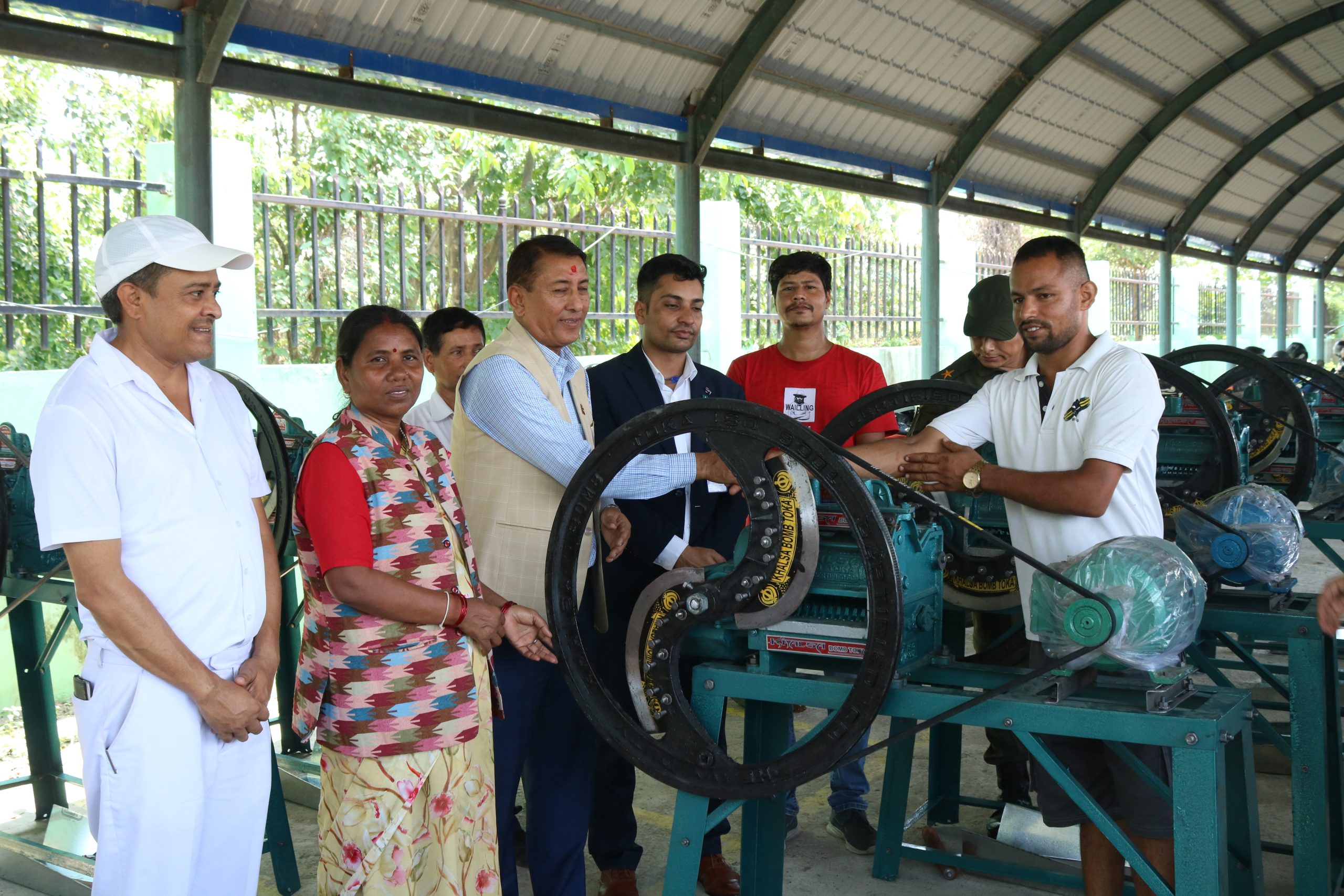 तिलोत्तमाका पशुपालक कृषकहरुलाई अनुदानका औजार वितरण